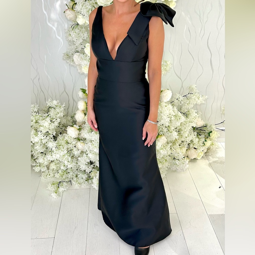 Elegant Black Evening Gown